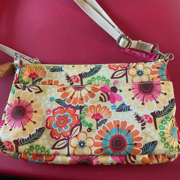 Lily Bloom Busy Bee Crossbody made of recycled materials. - Picture 2 of 6